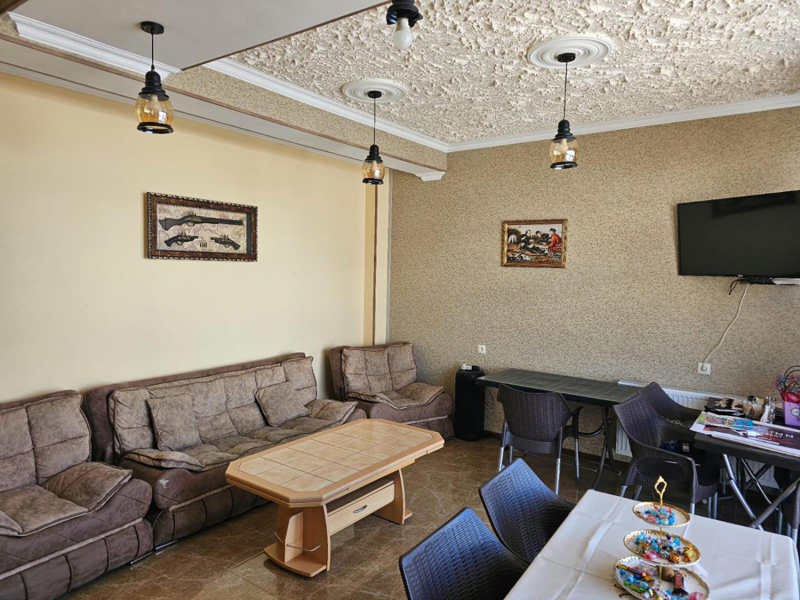 Discover Kazbegi Hotel Екстериор снимка
