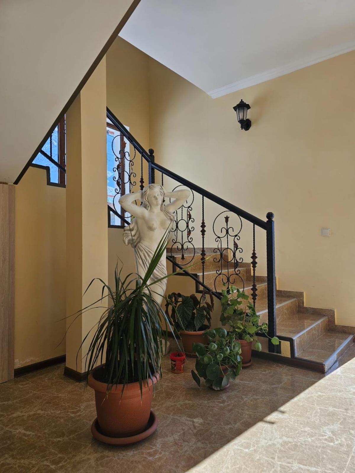 Discover Kazbegi Hotel Екстериор снимка