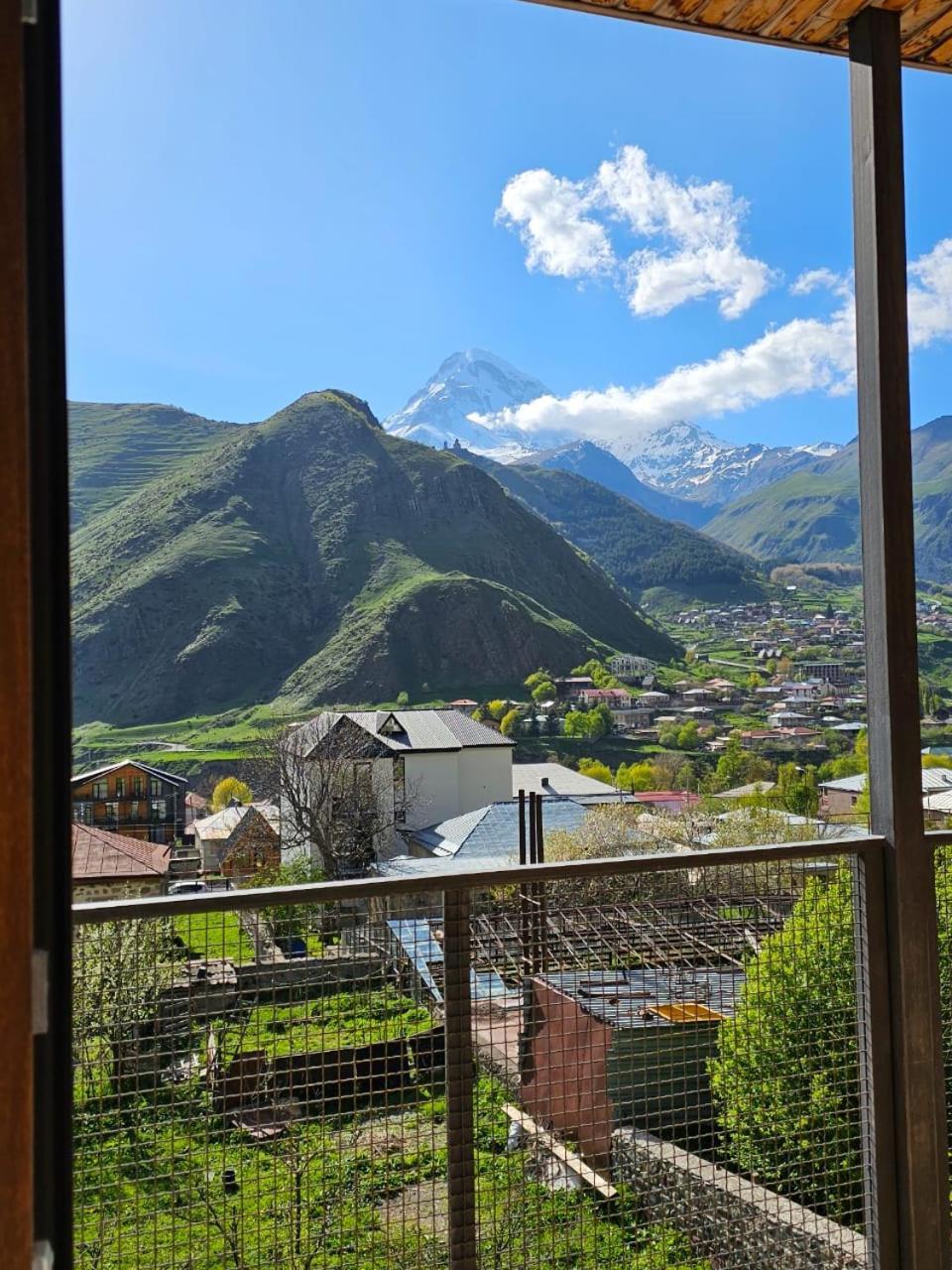Discover Kazbegi Hotel Екстериор снимка